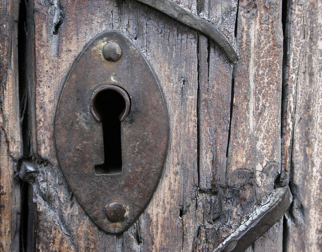 serrure encastrée ancienne